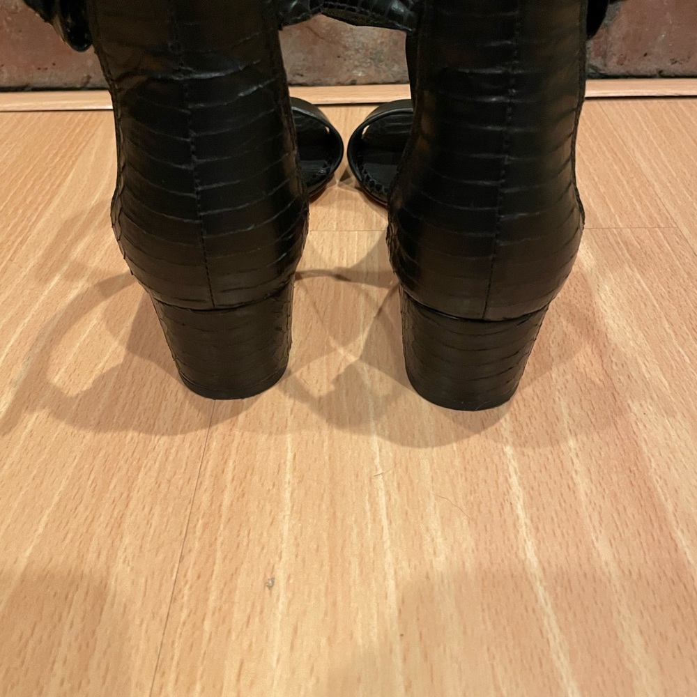 Vince Camino Black Ankle Strap Sandal - Picture 5 of 5